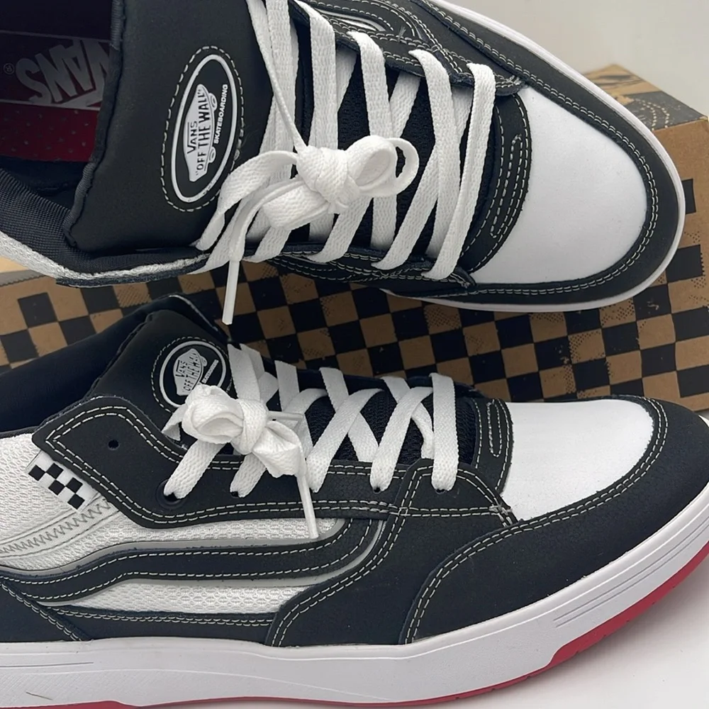 Vans Men’s Zahba Mid Black/White/Red
VN000CBSBWT Sneakers - Picture 13 of 16